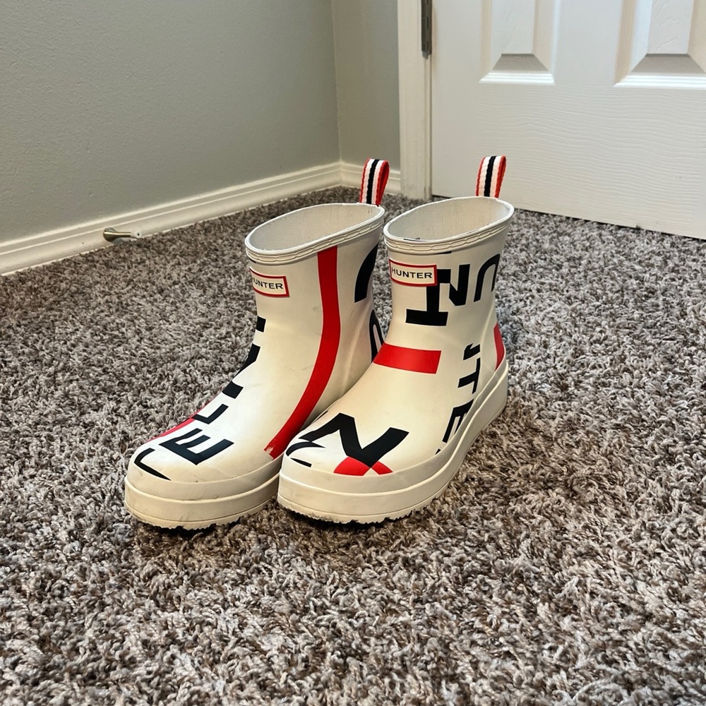 Hunter Original Play Short Exploded Logo White and Red Ankle Boots
